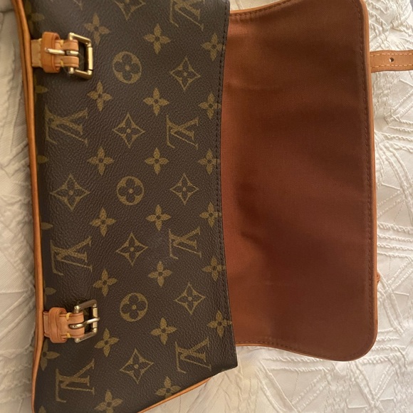 $1600 vintage Louis Vuitton Marelle bag. - Picture 8 of 10